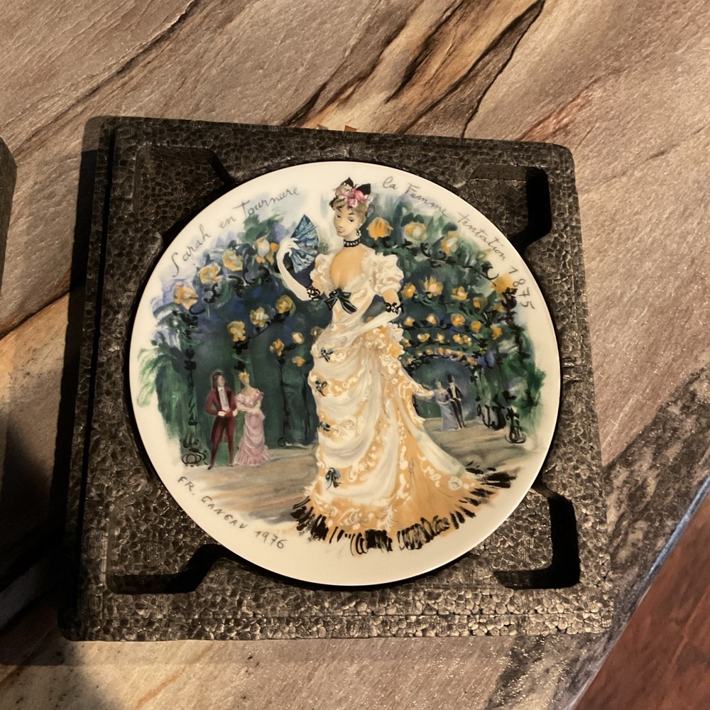 LIMOGES WOMEN OF THE CENTURY COLLECTORS PLATE FRANCE 1976